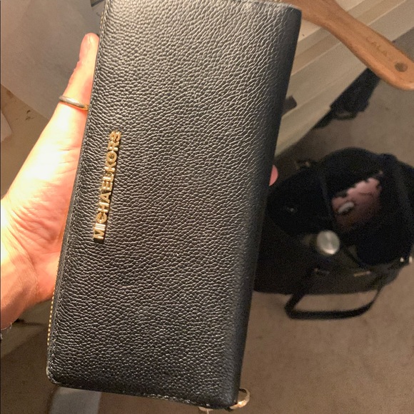 Michael Kors wallet - Picture 4 of 5